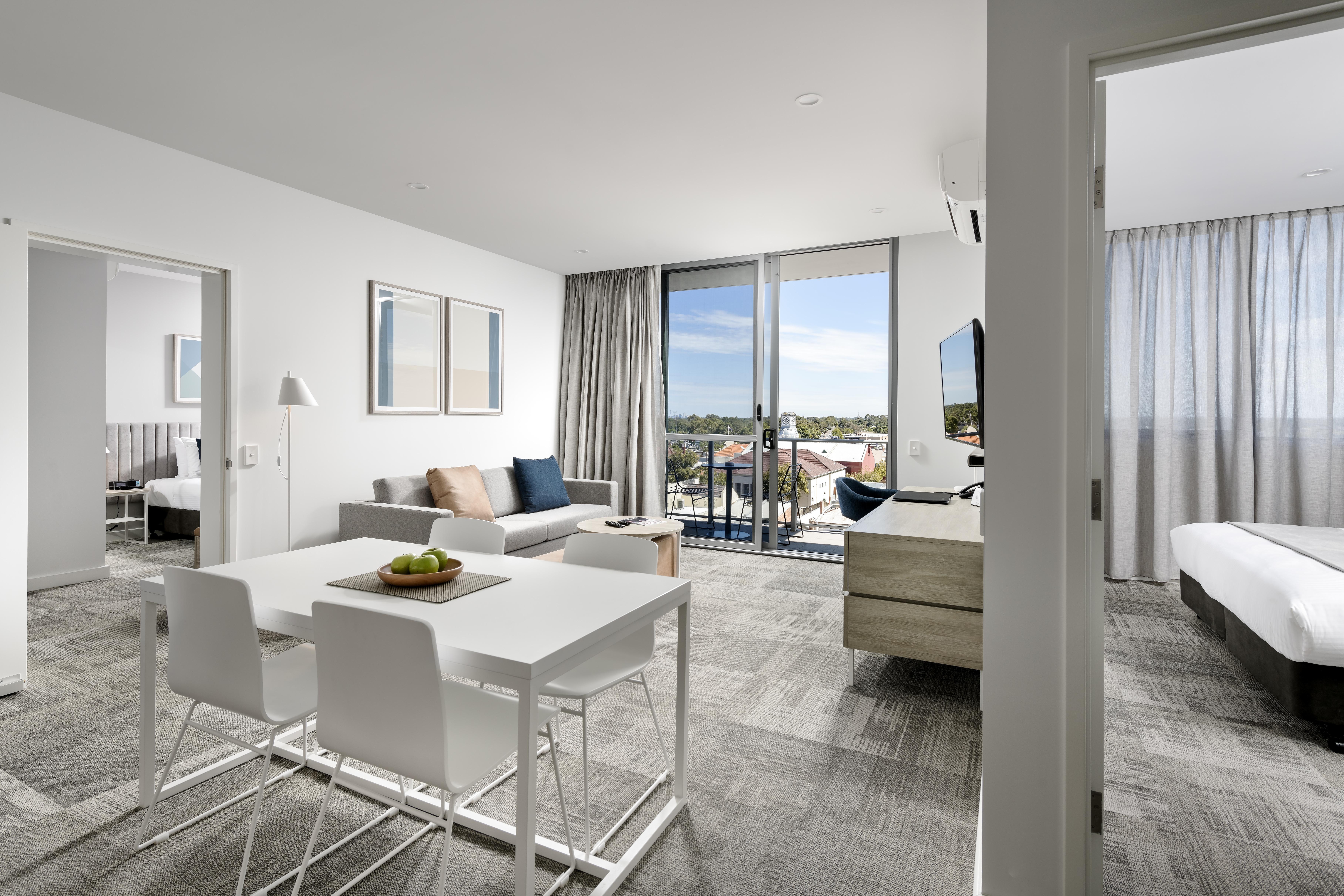 Quest Midland Aparthotel Eksteriør bilde